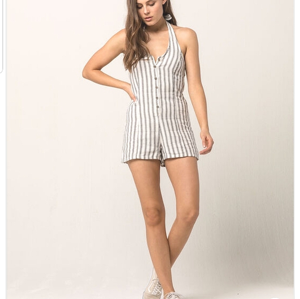 Sky & Sparrow Striped Button Front Romper size M